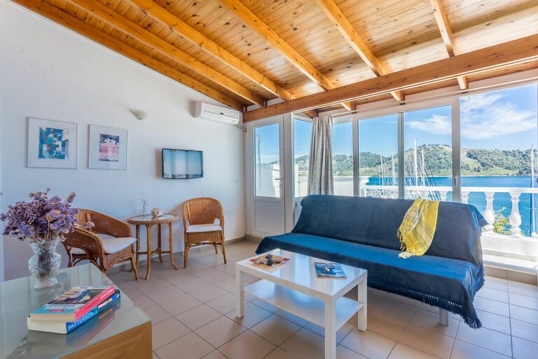 5 | Two-bedroom apartment with sea view